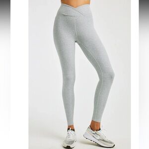 YEAR OF OURS VERONICA GREY RIBBED V WAIST LEGGINGS M BEYOND YOGA